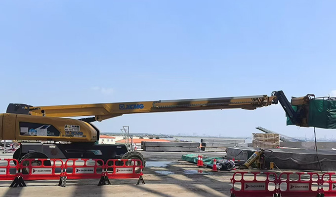 高空作业车